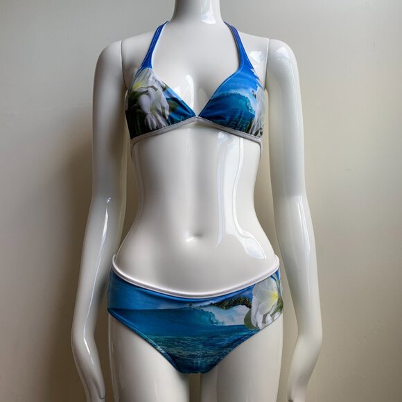 Aaron Chang plumeria blue white floral bikini - Picture 1 of 10
